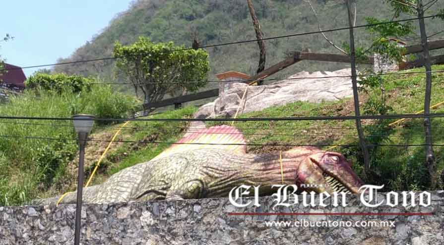 Cae dinosaurio de Expo-parque – El Buen Tono Cae dinosaurio de Expo-parque – El Buen Tono
