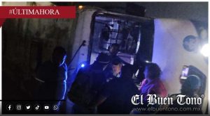 Autobús urbano vuelca en Veracruz: Varios lesi0nados