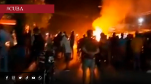 Protestas masivas sacuden Cuba; manifestantes incendian sede del Partido Comunista