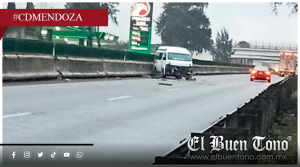 Choque contra muro central provoca cierre parcial en la autopista a la altura de Mendoza