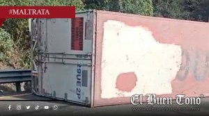 Volcadura de tractocamión provoca cierre total en las Cumbres de Maltrata