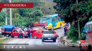 “No nos vamos hasta que lo suelten”: pobladores rompen diálogo y mantienen bloqueada carretera en Tequila