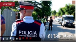 Joven mver3 atrope11ado tras agred¡r a su familia y atacar a 2 personas más en España