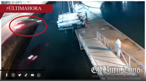 VIDEO: MOMENTO EXACTO:  Auto cae al agua en el bulevar Ávila Camacho; Conductor logra ponerse a salvo 😱🚧