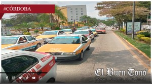 TAXISTAS DE GRUPO GRITO SE AGLOMERAN EN EL CENTRO HISTÓRICO DE CÓRDOBA.