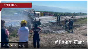 Camión se impacta y termina calcinado en la Cuacnopalan-Oaxaca; Muεre conductor