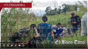 Rescatan a hombre al volcar en su camioneta; a un costado de la Córdoba-Veracruz