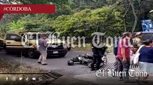 Camioneta de valores arrolla a motociclista en Córdoba; Resulta lesionado