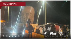 Auto queda sobre glorieta de la Cabeza Olmeca tras accidente en Coatzacoalcos