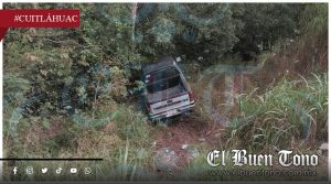 Cae camioneta al barranco en la carretera Yanga-Omealca