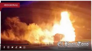 Incendio de autobús provoca cierre total en la autopista La Tinaja–Cuitláhuac