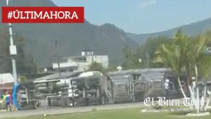 Volcadura de unidad pesada bloquea acceso al Parque Industrial PIVO