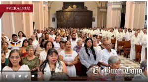 Se realiza misa crismal en la Catedral de Veracruz con participación de más de 100 sacerdotes