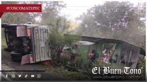 Camioneta se vuelca estando a punto de chocar contra vivienda