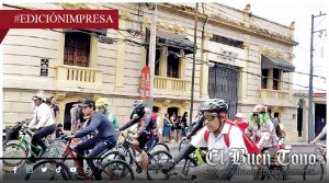 Ciclistas exigen vía exclusiva; MASIVA MOVILIZACIÓN EN BICICLETA
