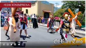 Vida sobre la muɛrte; cientos de fieles culminan el viacrucis en la catedral