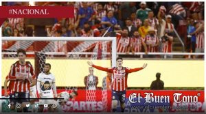 Chivas empata 2-2 con Pumas en un cierre de locura en el Estadio Akron