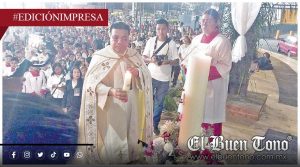 Bendicen el fuego nuevo; Cristo resucita