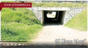 Denuncian fugas de agua potable; sobre el camino Paso Carretas