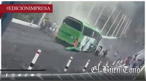 ¡Sin frenos en las Cumbres! Autobús ingresa a rampa