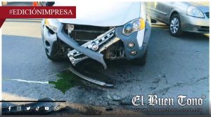 Así inician la mañana; camioneta vs moto