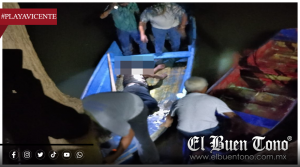 Ebrio roba “chalupa” en Playa Vicente y casi muεre ahog4do al intentar escapar