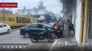 Vehículo se incendia por sobrecalentamiento del motor
