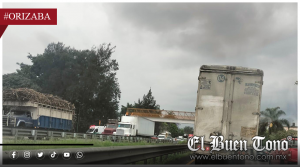 Transportistas pierden hasta 60 minutos por obra carretera en Jalapilla; Exigen a Capufe y Guardia Nacional ordenar el tránsito