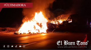 Muεre operador tras volcadura e incendio de tractocamión en autopista Esperanza–Acatzingo