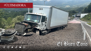 Unidad pesada ingresa a rampa de frenado en Cumbres de Maltrata; Grúas trabajan para su retiro