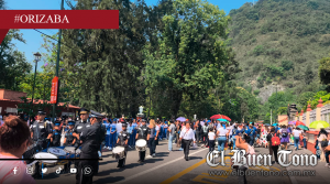 Ocho mil estudiantes toman las calles en desfile del 5 de mayo en Orizaba