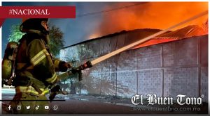 Fuerte incendio consume bodega con residuos peligrosos en Parque Industrial de Torreón