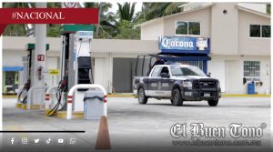 Hombre prende fuego a camioneta dentro de una gasolinera en Edomex