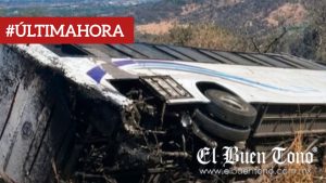 Volcadura de autobús que se dirigía a balneario deja 7 mu3rtos y 25 heridos en Nayarit