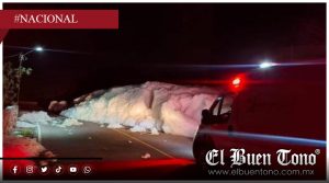 Cierre total en carretera Alfajayucan-Chilcuautla por espuma tóxica que invade la vía