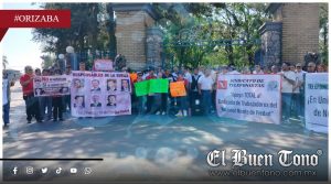 Exigen telefonistas y empleados del Monte de Piedad justicia social
