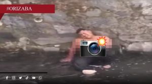 Hombre en aparente estado inconveniente cae al río Orizaba