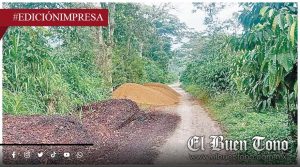 Residuos de caña bloquean camino; genera problemas de movilidad