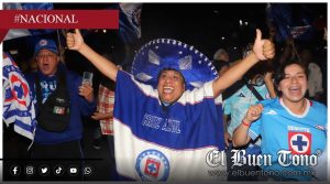 Multitud celeste llega al Ángel de la Independencia tras la coronación de Cruz Azul