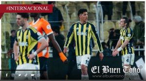 Edson Álvarez vuelve a jugar con Fenerbahçe y es recibido con abucheos en Turquía