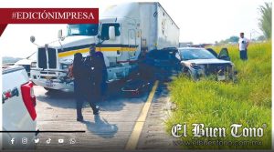 Tráiler la desbarata; a la altura de excaseta de Fortín