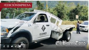 Camioneta vs Adelas; en Cumbre de Tequila