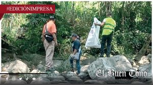 El ayuntamiento limpia río Atoyac; por Día de Diversidad Biológica