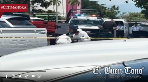 AS3SINAN A BALAZOS A EMPRESARIO GASOLINERO EN ESTACIONAMIENTO DE PLAZA COMERCIAL EN COLIMA