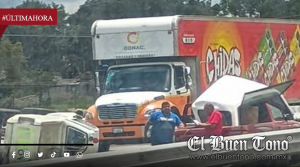 Volcadura tras choque en la autopista Puebla–Orizaba colapsa la circulación