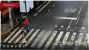 VIDEO|Captan en video @bandono de un f3to cerca de la Terminal de Toluca; investigan a dos mujeres