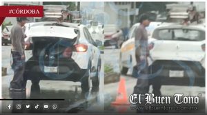 Falta de precaución y la lluvia, provoca choque en el bulevar Córdoba-Peñuela