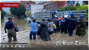 Cinco personas siguen desaparecidas tras inundaciones en Veracruz; avanza plan de reubicación de familias