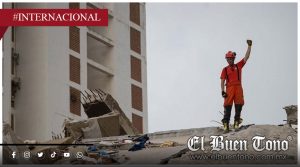 Rescatistas mexicanos encuentran con vida a otro hombre entre los escombros en Venezuela