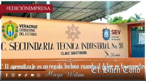 Exigen docentes en escuela Técnica 98; denuncian maltrato y contubernio
